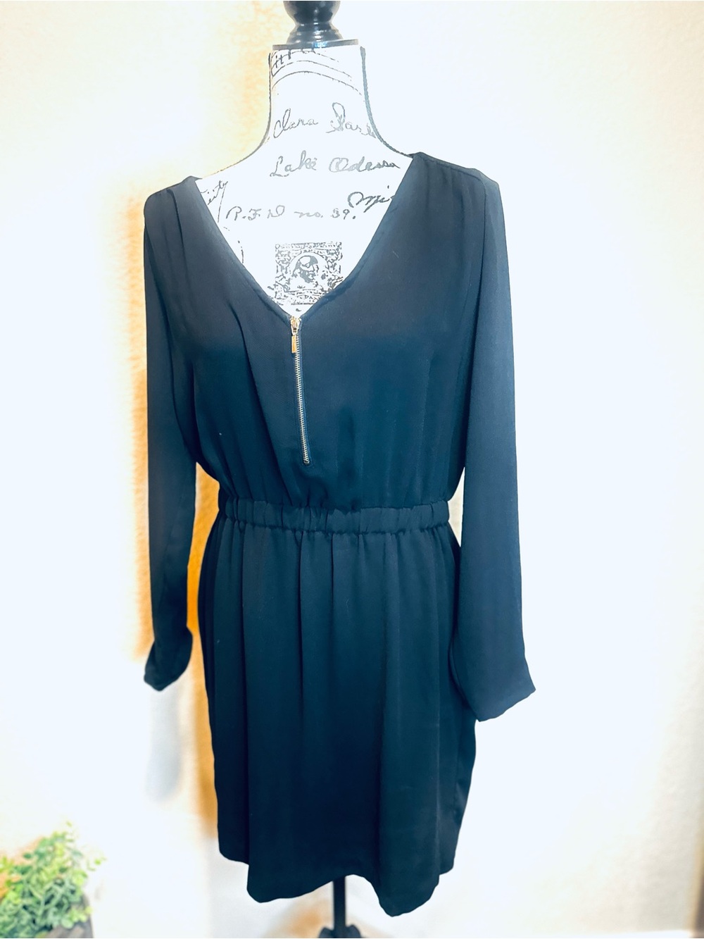 Zara Cute V Neck Black Dress with Gold Zipper Details/ Long Sleeve/Knee Length-L